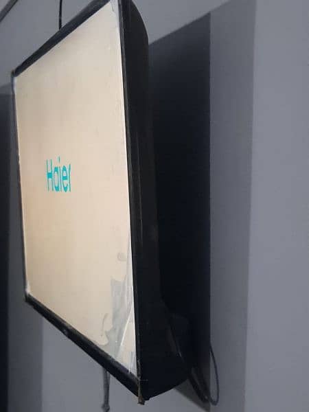 Haier 32 inches LED backlit TV 2