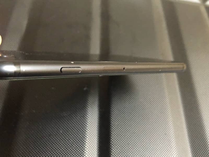 Apple iPhone 7 32GB black full working original not repaired non PTA 6