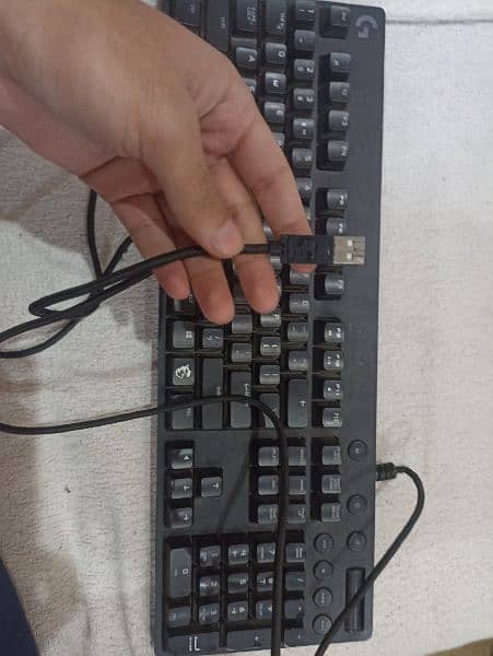 Logitech G610 Brown Switches Mechanical Keyboard with White Backlight. 4