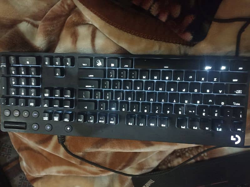 Logitech G610 Brown Switches Mechanical Keyboard with White Backlight. 6
