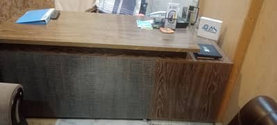 office executive Table in good condition