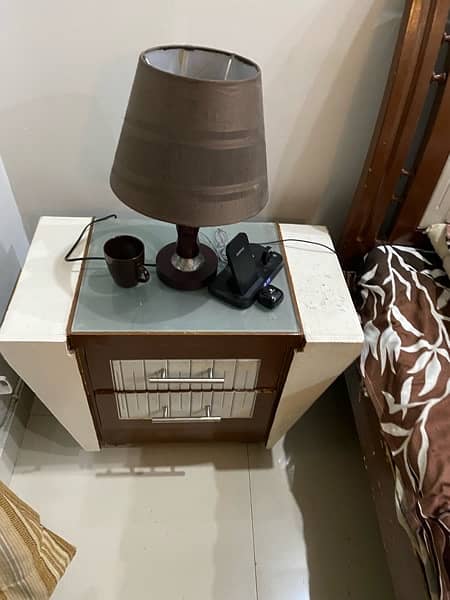 KING SIZE BED - 2 SIDE TABLE - MIRROR WITH DRESSING TABLE FOR SELL 3