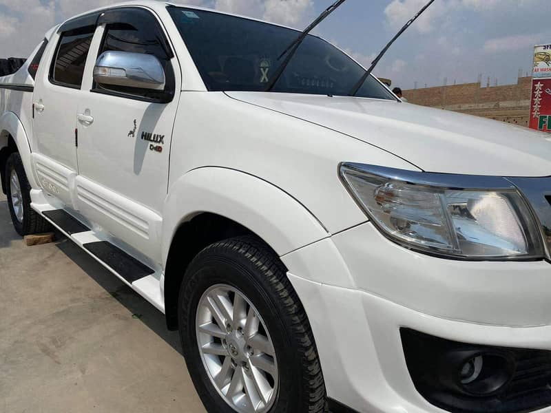 Toyota hilux 25th anniversery 8