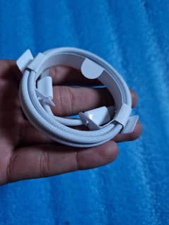 Iphone 15 pro max / pulled out cable