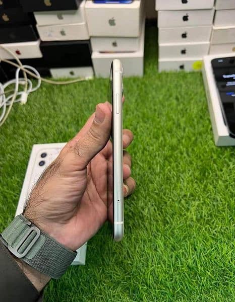 iPhone 11 128 GB memory official PTA approved. 0327=1461=609 3