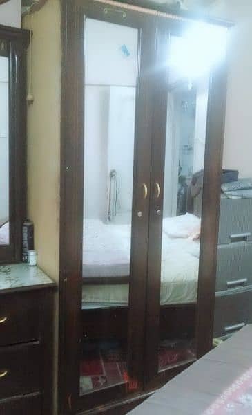 shesham patex bed room set 3 pice 4 door almari withoit metress 3