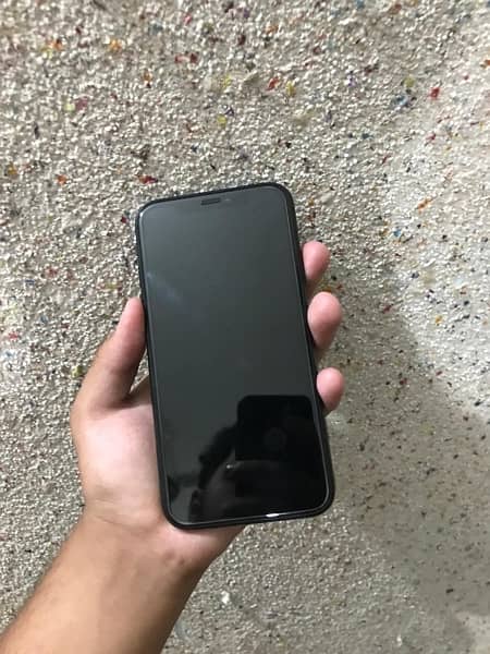 apple iPhone XR black color 64 gb 87 battery with 2 months sim time jv 2