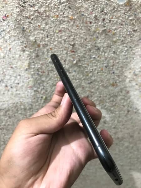 apple iPhone XR black color 64 gb 87 battery with 2 months sim time jv 7