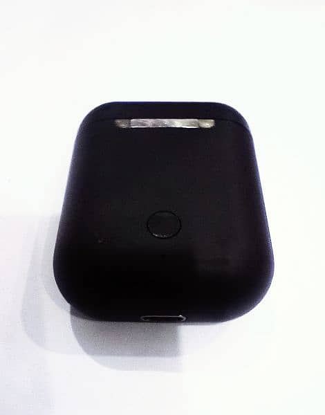 i12 Airpods In Neat Condition 2