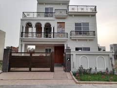 10 Marla brand New House For Rent
