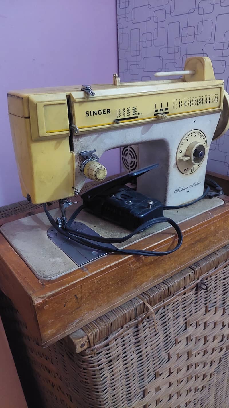 Singer electric sewing machine 1