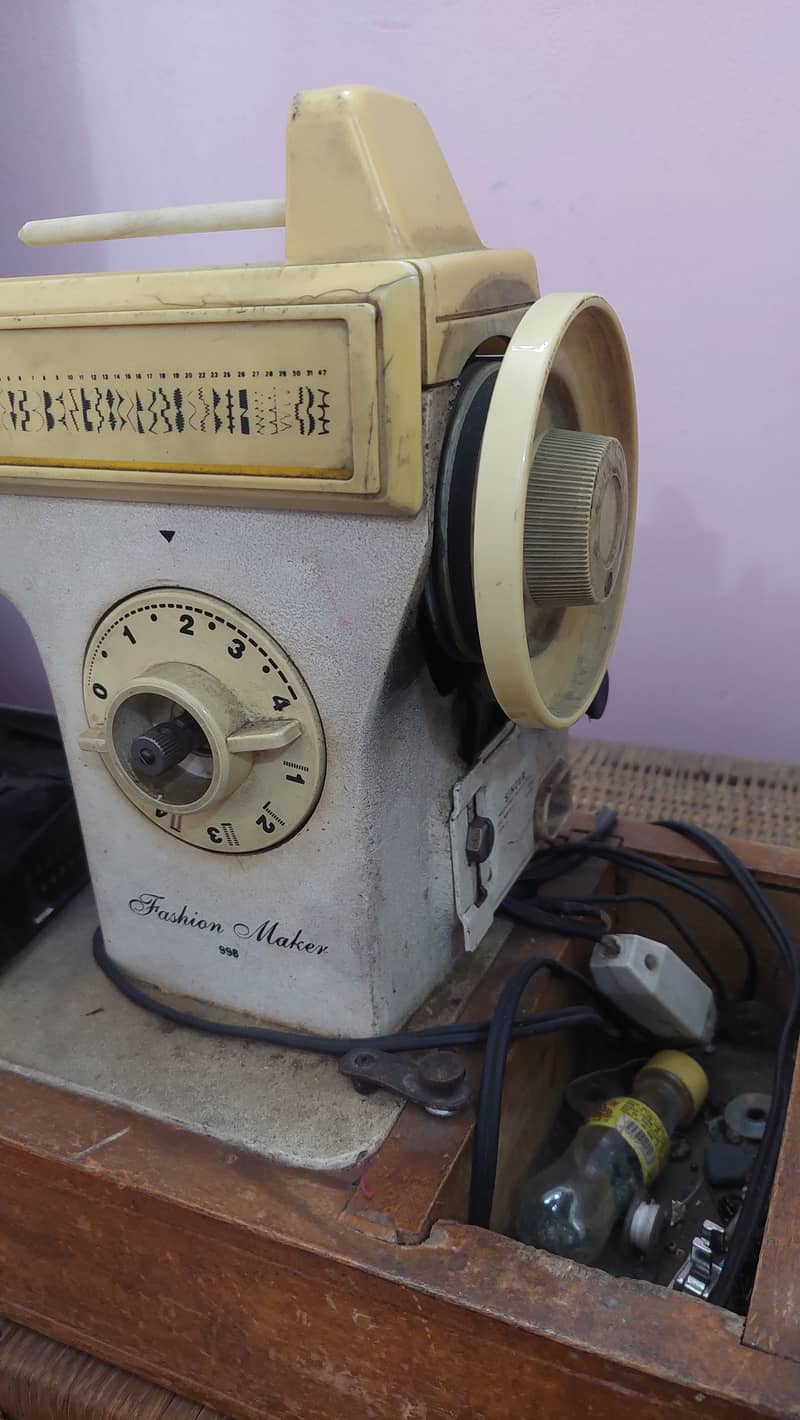 Singer electric sewing machine 2