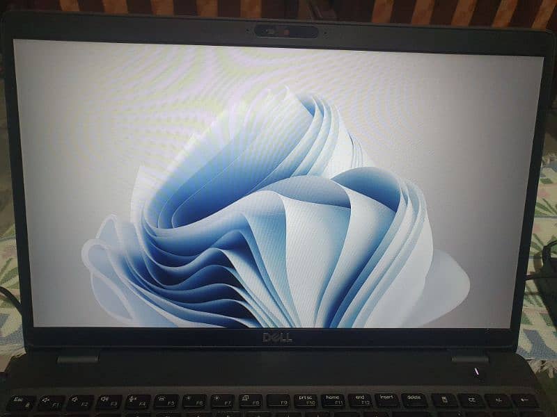 I am selling my dell latitude 5500 outstanding condition A1. 1