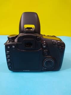 Canan 7D camera with lens 28.105