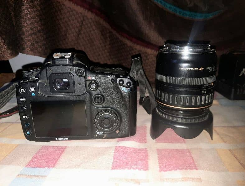 Canan 7D camera with lens 28.105 6