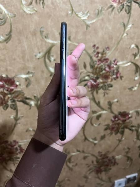 iphone 11 pro max 256 gb pta approved 3