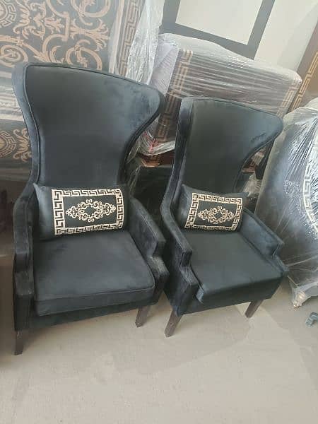 New Room Chairs available in Different Design 3