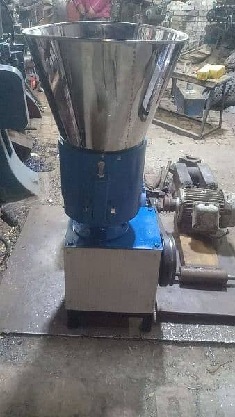feed pellets and Wood pellets making machine 5