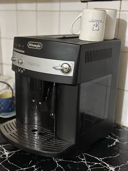 Dilonghi ESAM3000 Coffee Maker 0