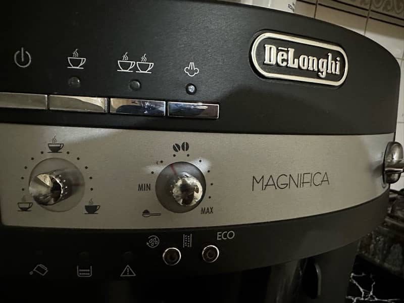 Dilonghi ESAM3000 Coffee Maker 3