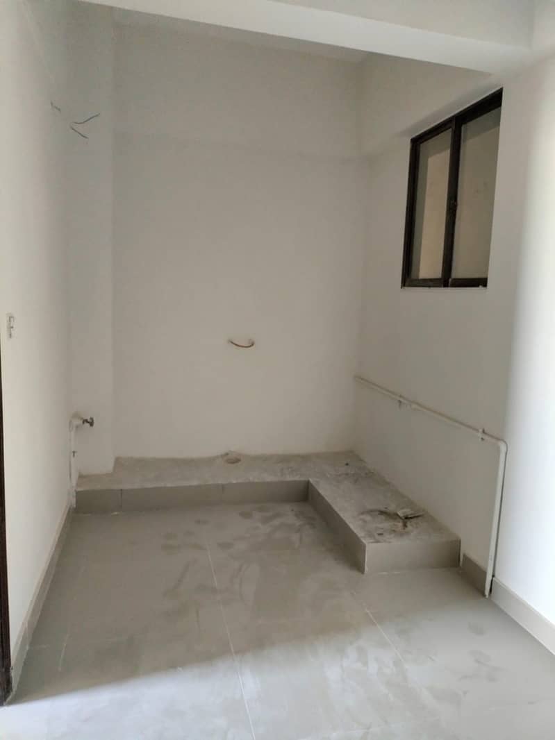 2 Bed Lounge Appartment Opposite to Main Green Bus Terminal | Sec 4-A 2