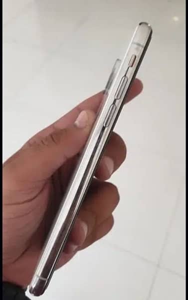 iphone Xs 64Gb jv full sim time only serious buyer contact 4