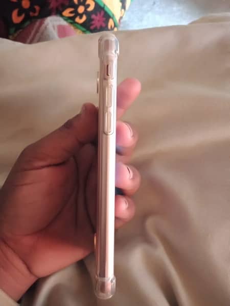 iPhone 7 32Gb. condition 9/10. only battery  change. 3
