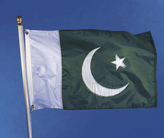 Out door Garden Flag Pole + Pakistan Flag 4X6 FEET 1000Rs 3