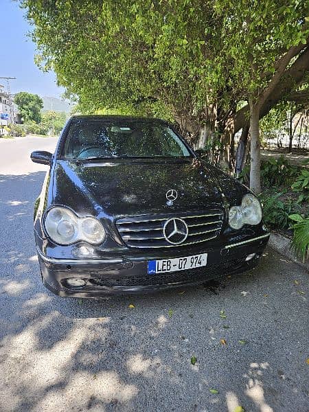 Mercedes Benz C180 up for sale 0