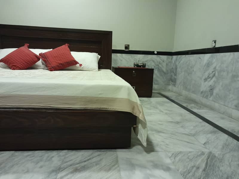 King Size Bed with side tables and dressing table 2