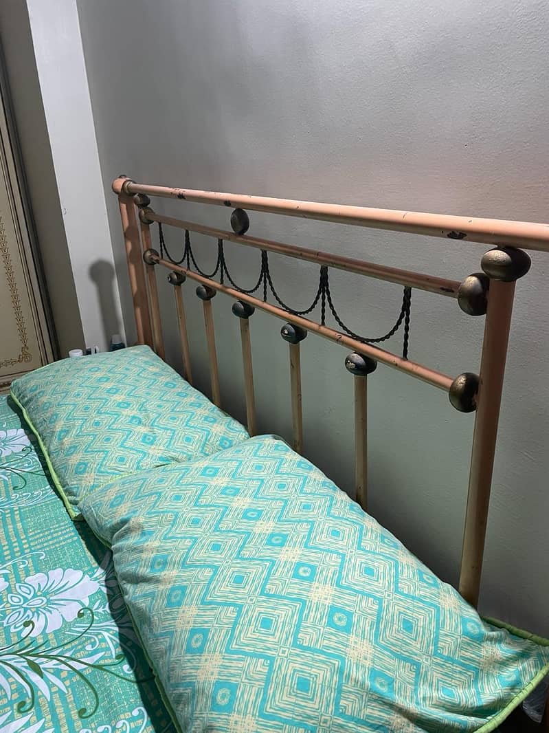 King Sized Iron Bed (Mattress Included) 5