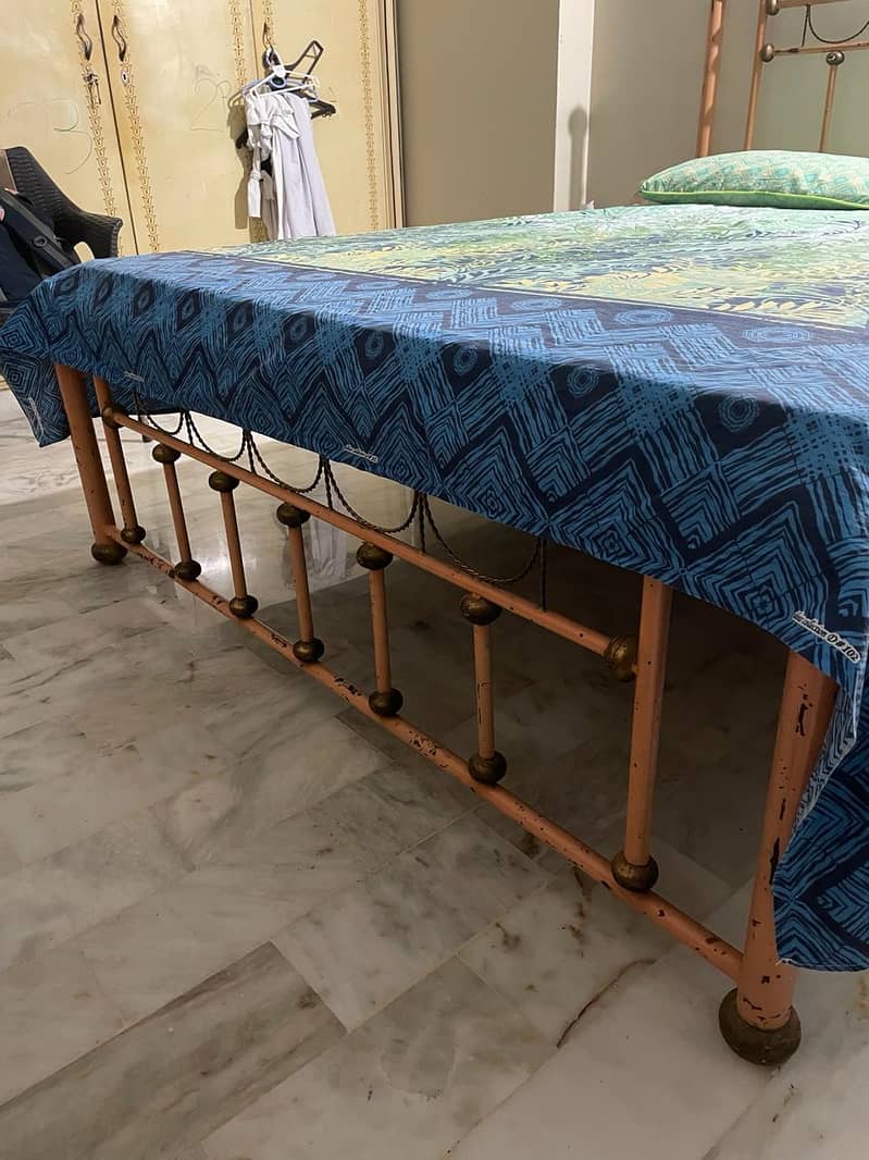 King Sized Iron Bed (Mattress Included) 7