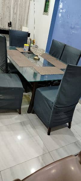 Dining table with 6 chair ,, 100%wood ,,,like a new 2