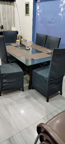 Dining table with 6 chair ,, 100%wood ,,,like a new 4
