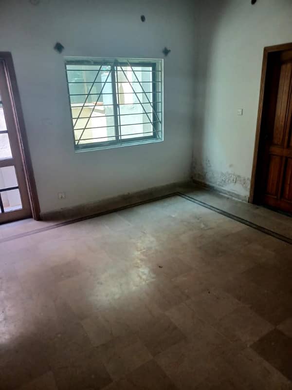 10 Marla Used House Available For Sale in Soan Garden Block H Islamabad 10