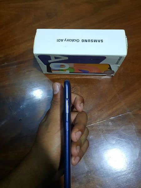 Samsung galaxy 01 2/16 condition 10 by 9.5 pta approved 7
