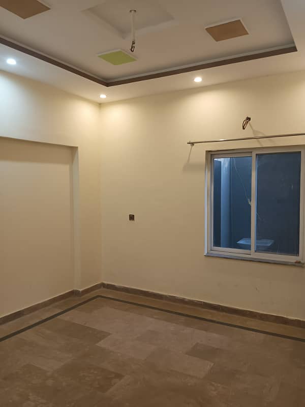 7 Marla very beautiful hot location facing house for rent available in Shadab Colony Ferozepur Road Lahore 5