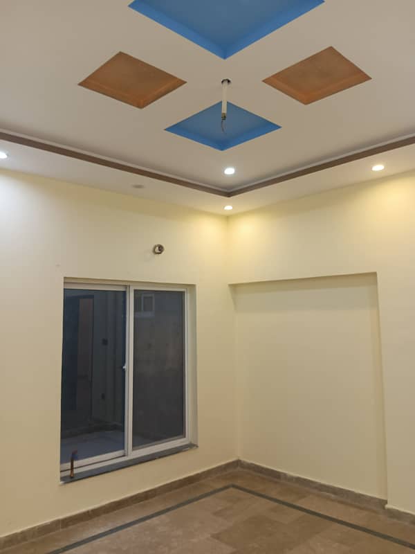 7 Marla very beautiful hot location facing house for rent available in Shadab Colony Ferozepur Road Lahore 10