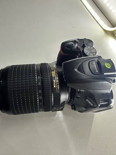 Nikon D5600 with 18-140 lens personal used not as professional 0