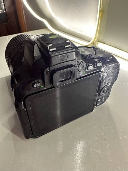 Nikon D5600 with 18-140 lens personal used not as professional 1