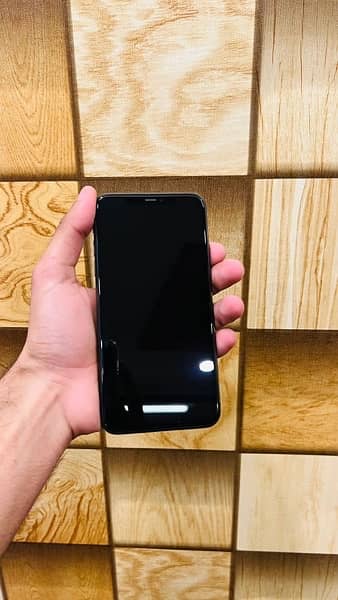 iPhone 11 Pro Max (PTA APPROVED) 2
