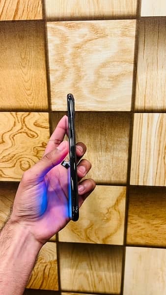 iPhone 11 Pro Max (PTA APPROVED) 4