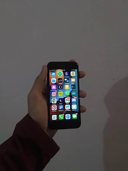 iPhone 7 - PTA Approved (32GB) Good Condition 5