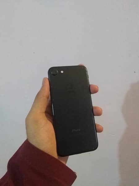 iPhone 7 - PTA Approved (32GB) Good Condition 6