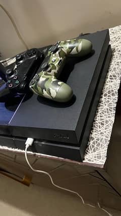 PlayStation 4 fat 500gb with 3 controllers for sale *urgent*