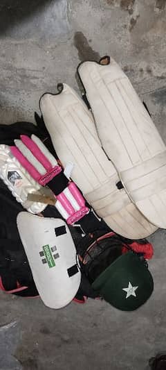 Cricket complete Kit Just Like New with New Gloves 0