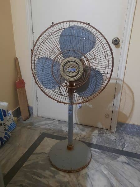 pakfan pedestal fan. 100 %ok. working condition. . 2 0