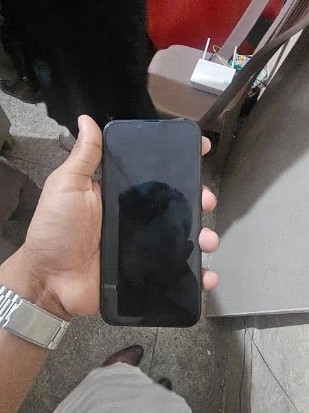 iphone 13 midnight black 128 jv 10/10 4 months warranty available 1
