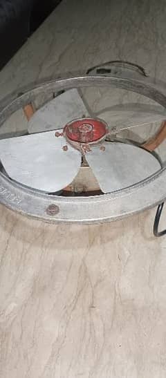 Royal Metal Exhaust Fan

12 inch copper(03013128043) 0