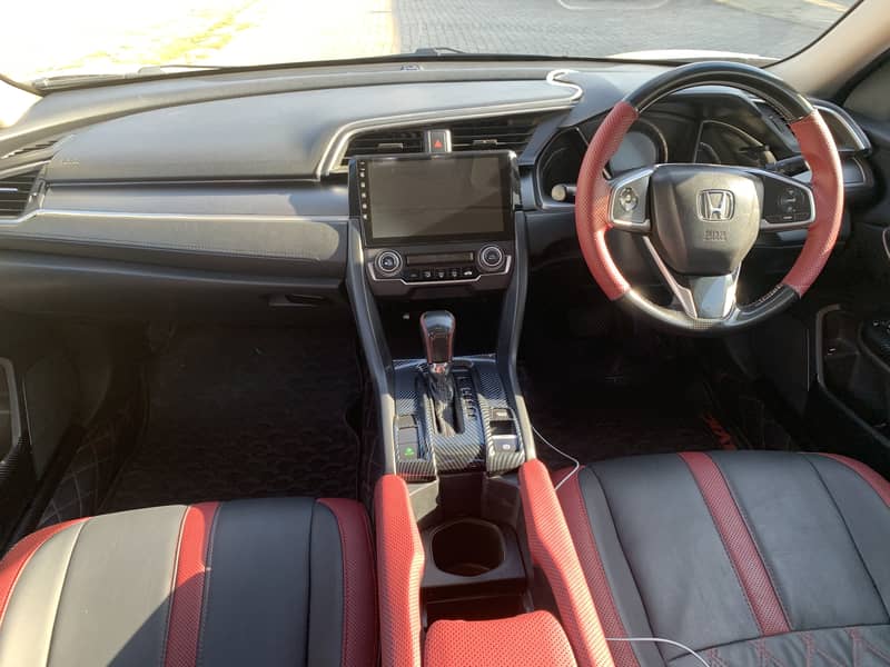 Honda Civic 2018-19 model 4